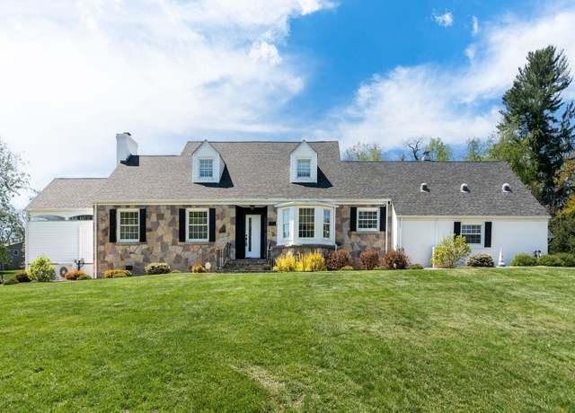 Property at 1204 Westmoreland Dr, Staunton, VA 24401, 5 beds, 4.5 baths