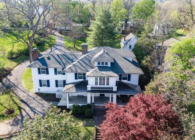 Property at 675 Beverley St E, Staunton, VA 24401, 4 beds, 3.5 baths