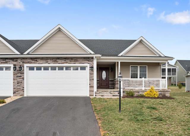 Property at 121 Lake View Cir, Waynesboro, VA 22980, 3 beds, 2 baths