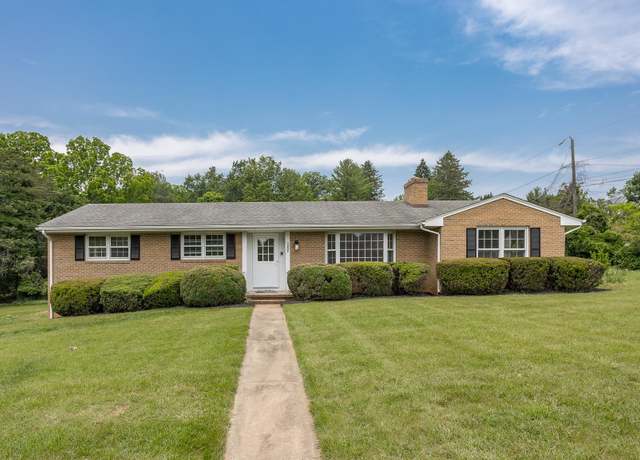 Property at 1002 Coalter St, Staunton, VA 24401, 3 beds, 2 baths