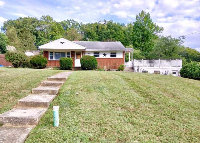 Property at 624 Magnolia Ave S, Waynesboro, VA 22980, 3 beds, 1 bath