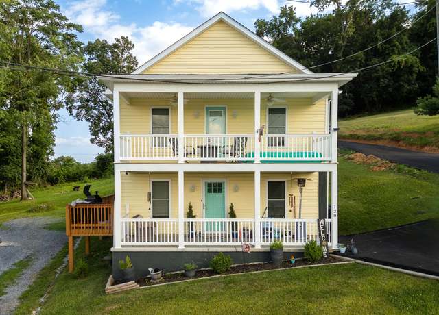 Property at 120 Gay St W, Staunton, VA 24401, 3 beds, 2.5 baths