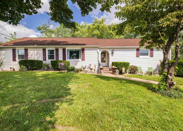 Property at 17 Mountain View Dr, Verona, VA 24482, 4 beds, 2.5 baths