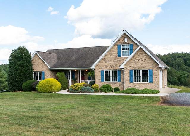 Property at 137 Belle Vista Dr, Staunton, VA 24401, 5 beds, 4 baths