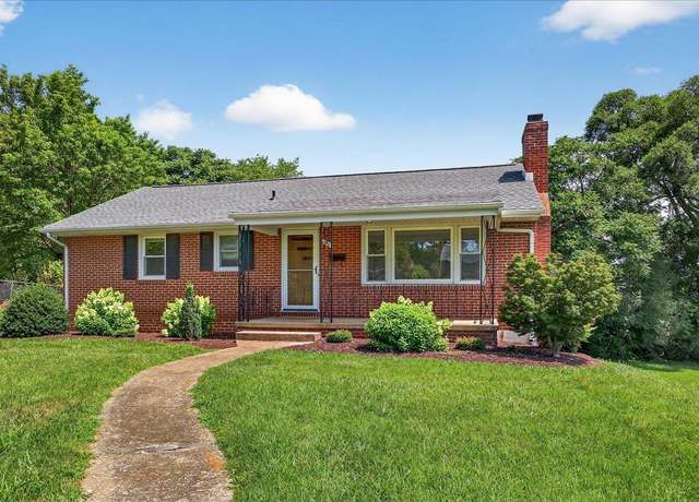 Property at 2421 Mt Vernon St, Waynesboro, VA 22980, 4 beds, 2 baths
