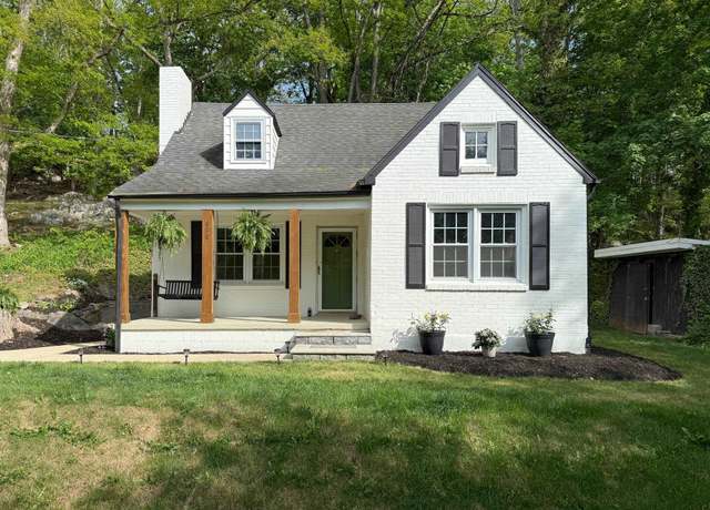 Property at 490 Mountain View Dr, Staunton, VA 24401, 3 beds, 2 baths