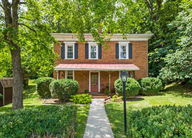 Property at 20 Bagby St, Staunton, VA 24401, 2 beds, 1.5 baths