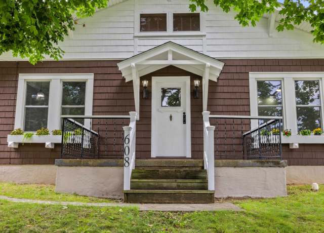 Property at 608 B St, Staunton, VA 24401, 3 beds, 1.5 baths