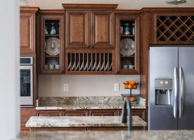 Property at 114 Jaspers Ln, Stuarts Draft, VA 24477, 5 beds, 4 baths