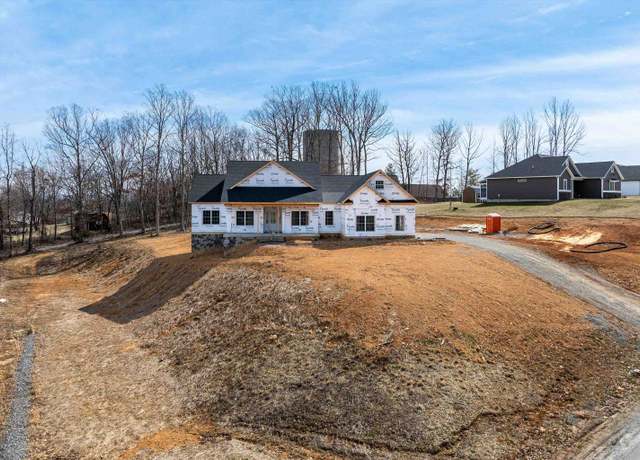 Property at 12 Valley Manor Dr, Staunton, VA 24401, 3 beds, 3 baths