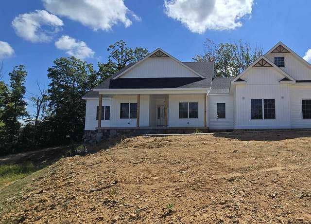 Property at 12 Valley Manor Dr, Staunton, VA 24401, 3 beds, 3 baths