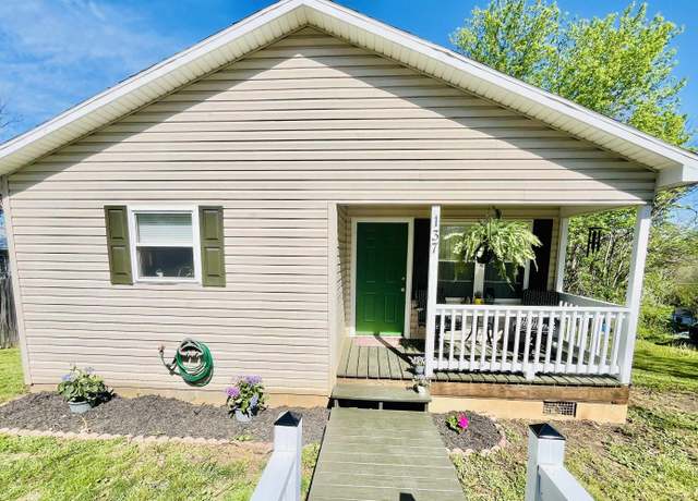 Property at 137 Richardson St, Staunton, VA 24401, 3 beds, 2 baths