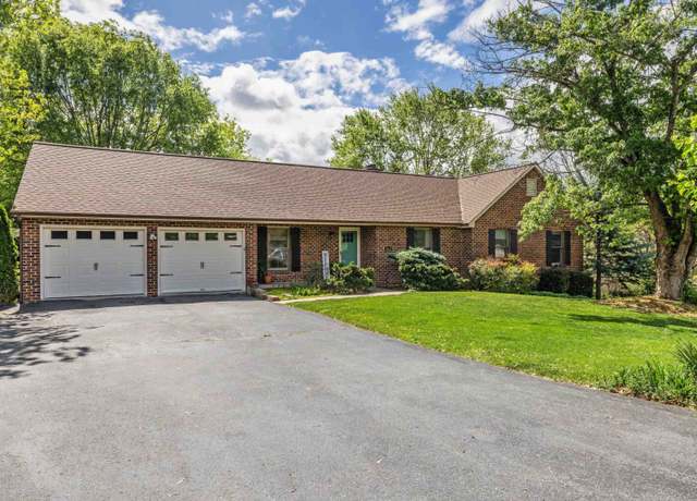 Property at 812 Lammermoor Dr, Staunton, VA 24401, 4 beds, 3 baths
