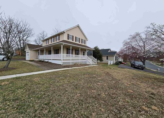 Property at 1900 Monroe St, Waynesboro, VA 22980, 3 beds, 2.5 baths