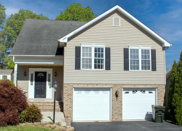Property at 502 Ritchie Blvd, Staunton, VA 24401, 3 beds, 3 baths