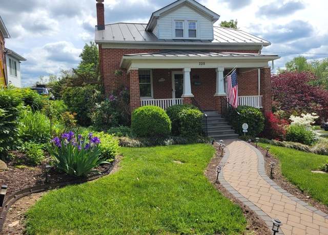 Property at 228 Hendren Ave, Staunton, VA 24401, 3 beds, 2 baths