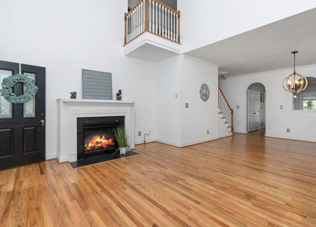Property at 47 Villa View Dr, Staunton, VA 24401, 3 beds, 2.5 baths