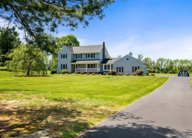 Property at 137 Misty Trl, Waynesboro, VA 22980, 4 beds, 2.5 baths
