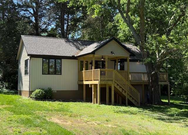 Property at 1201 Lakeshore Dr S, Louisa, VA 23093, 2 beds, 2 baths
