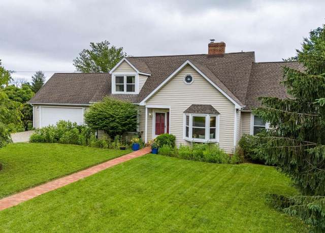 Property at 814 Lammermoor Dr, Staunton, VA 24401, 5 beds, 4 baths