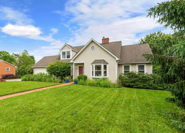 Property at 814 Lammermoor Dr, Staunton, VA 24401, 5 beds, 4 baths
