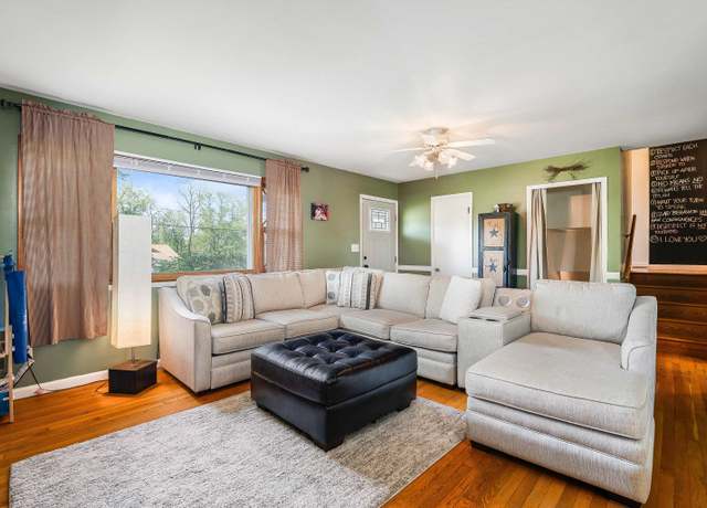 Property at 135 Sunset Dr, Waynesboro, VA 22980, 4 beds, 2 baths