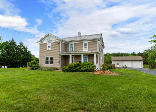 Property at 199 Hermitage Rd, Staunton, VA 24401, 4 beds, 2.5 baths
