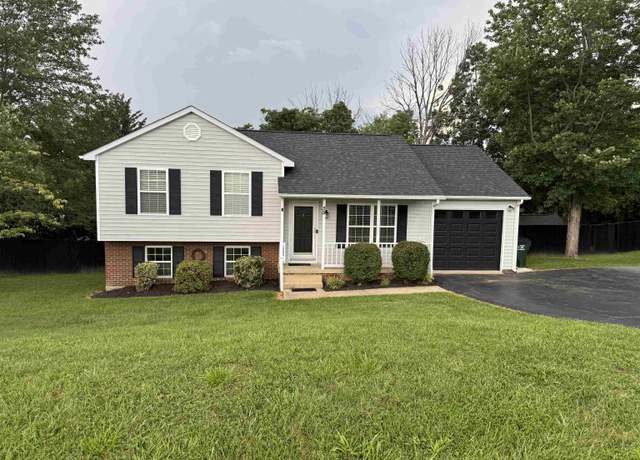Property at 59 Fairmont Dr, Staunton, VA 24411, 3 beds, 2.5 baths