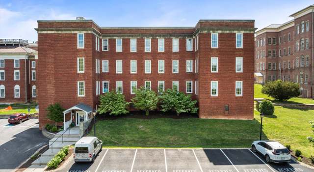 Photo of 101 Village Dr W #304, Staunton, VA 24401