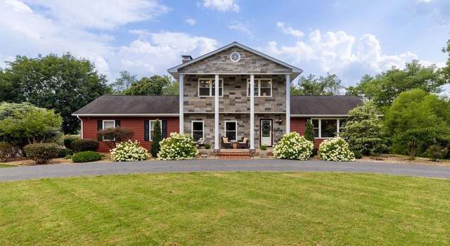 Photo of 2073 Howardsville Tpke, Lyndhurst, VA 22952