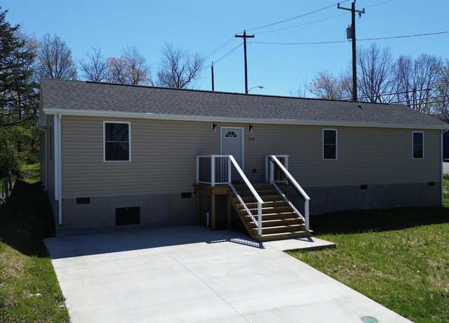 Property at 600 N Bayard Ave N, Waynesboro, VA 22980, 3 beds, 2 baths
