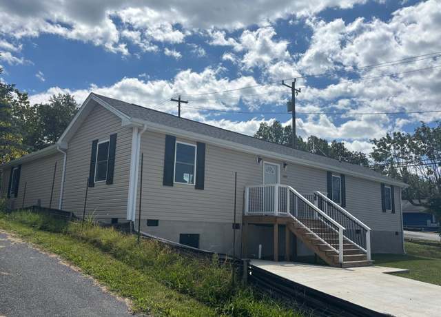 Property at 600 Bayard Ave N, Waynesboro, VA 22980, 3 beds, 2 baths