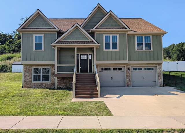 Property at 17 Mcilwee Ln, Staunton, VA 24401, 4 beds, 3.5 baths