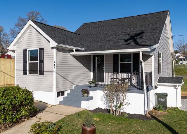 Property at 422 Grubert Ave, Staunton, VA 24401, 3 beds, 2 baths