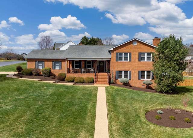 Property at 104 Amber Ln, Bridgewater, VA 22812, 4 beds, 3.5 baths