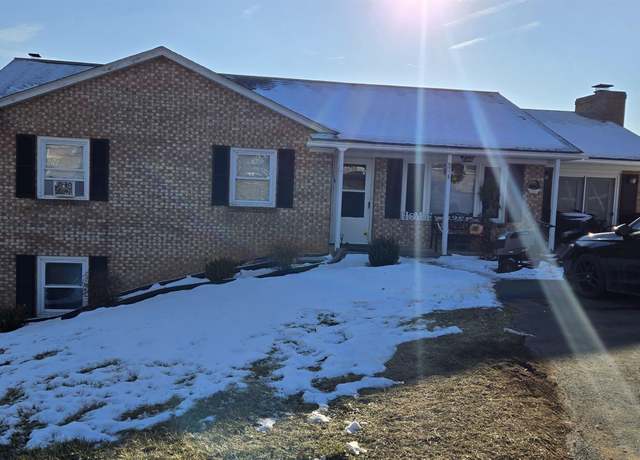 Property at 48 Memorial St, Verona, VA 24482, 3 beds, 1.5 baths