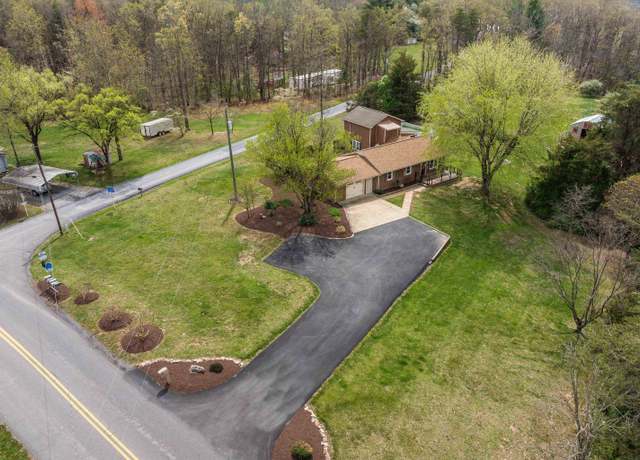 Property at 3002 Resort Dr, Mcgaheysville, VA 22840, 4 beds, 2 baths
