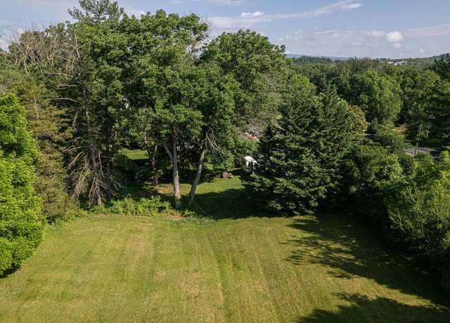 Property at 1009 Dogwood Dr S, Harrisonburg, VA 22801