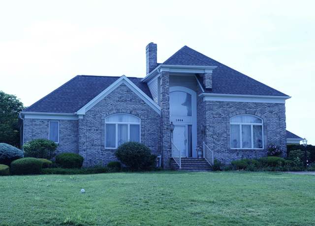 Property at 1864 College Ave, Harrisonburg, VA 22802, 4 beds, 3 baths