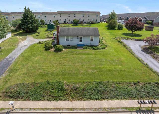 Property at 218 Broadway Ave, Broadway, VA 22815, 3 beds, 1.5 baths