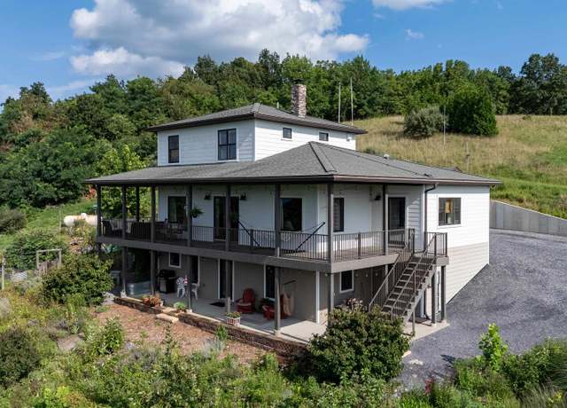 Property at 11180 Daphna Rd, Broadway, VA 22815, 4 beds, 3 baths
