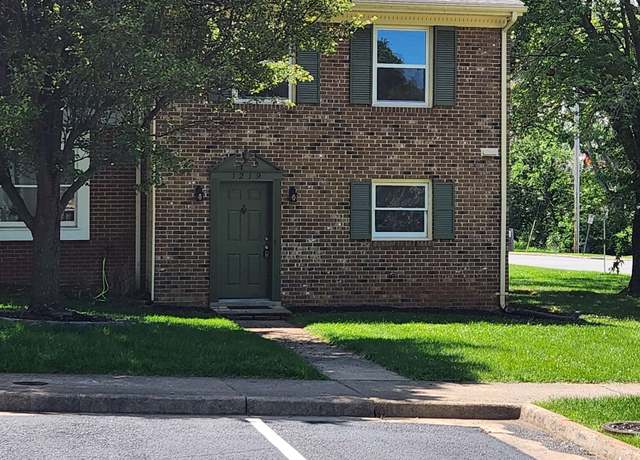 Property at 1219 Country Club Ct, Harrisonburg, VA 22802, 3 beds, 2.5 baths