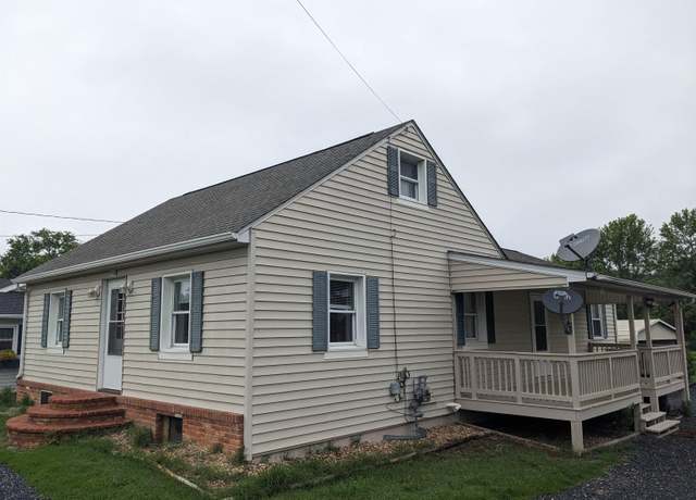 Property at 374 Old Cross Rd W, New Market, VA 22844, 3 beds, 2.5 baths