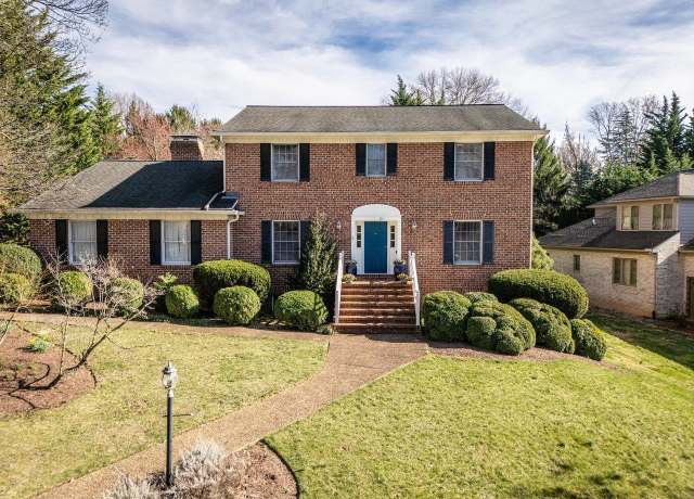 Property at 138 Fairway Dr, Harrisonburg, VA 22802, 4 beds, 4.5 baths