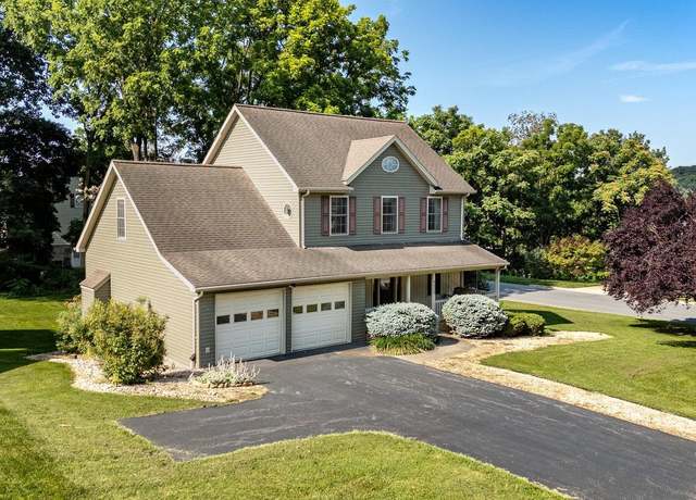 Property at 4039 Cannery Woods Dr, Bridgewater, VA 22812, 4 beds, 3.5 baths