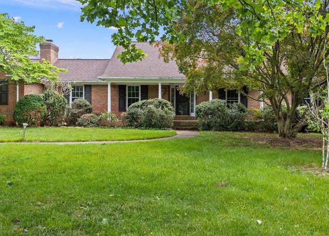 Property at 410 Monticello Ave, Harrisonburg, VA 22801, 5 beds, 3 baths