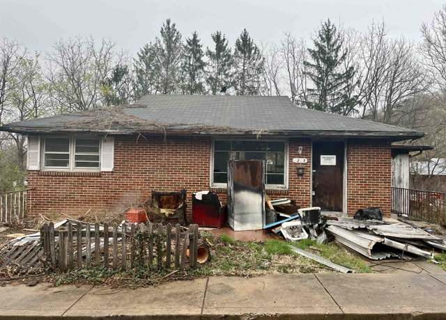 Property at 1205 Burnett St, Staunton, VA 24401, 4 beds, 2 baths