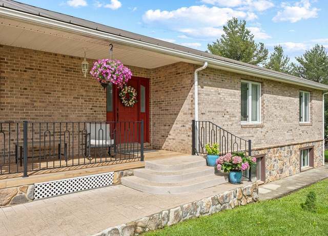 Property at 279 Enterprise Rd, Churchville, VA 24421, 4 beds, 2 baths