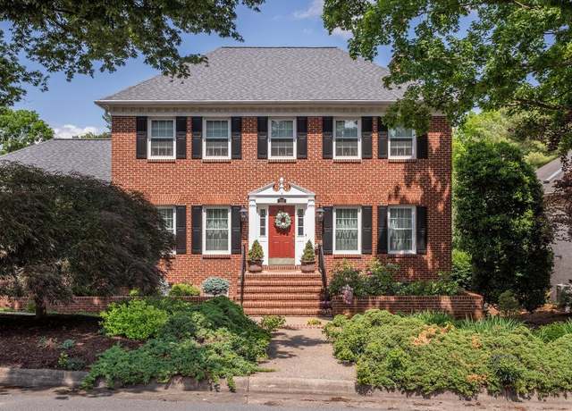 Property at 225 Divot Dr, Harrisonburg, VA 22802, 5 beds, 4 baths
