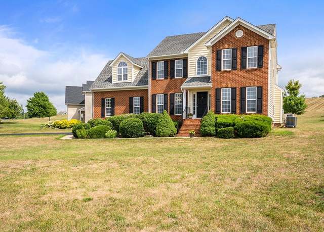Property at 132 Ana Marie Blvd, Waynesboro, VA 22980, 4 beds, 2.5 baths